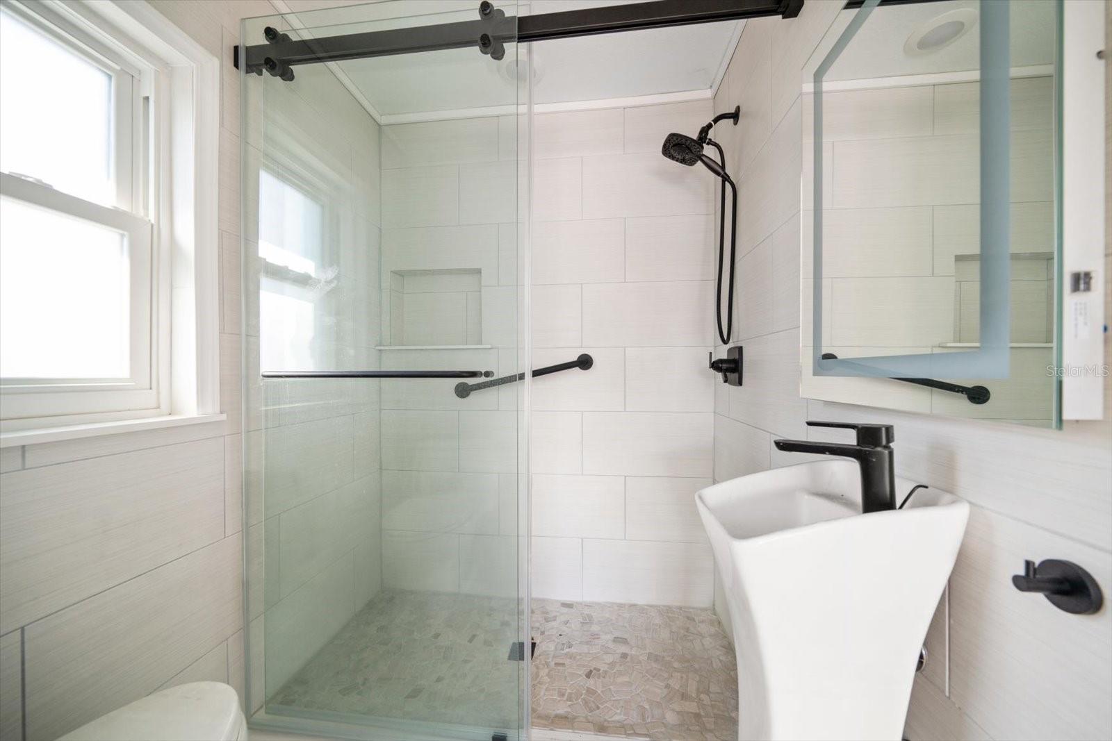 Image 33 of 49 For 737 Bruce Avenue