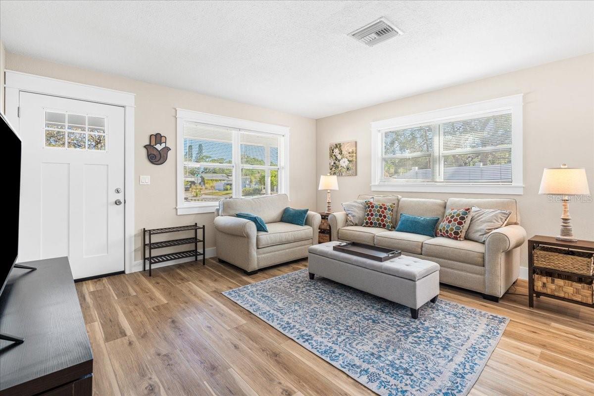 Image 4 of 23 For 5200 6th Avenue S