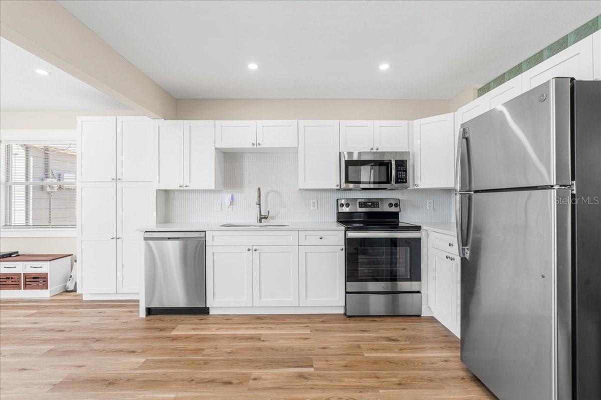 Image 8 of 23 For 5200 6th Avenue S