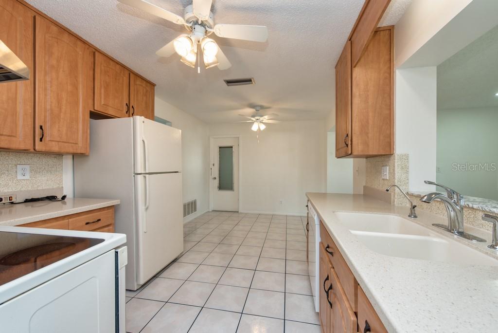 Image 11 of 39 For 3843 97th Terrace N