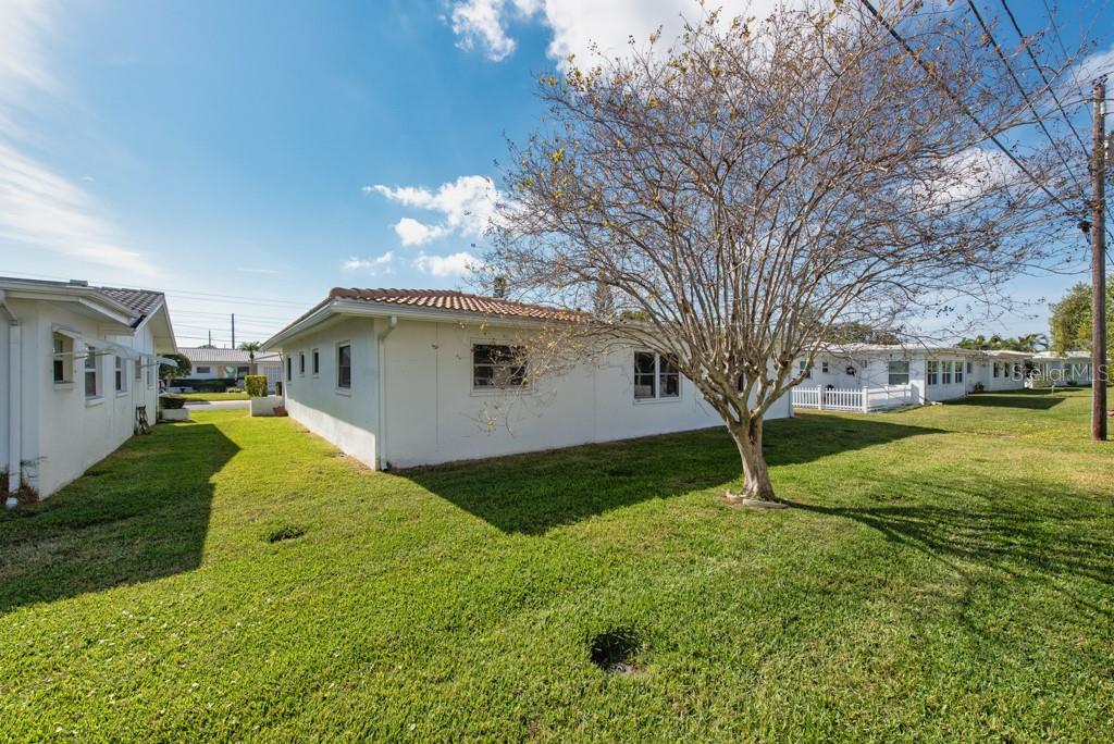 Image 23 of 39 For 3843 97th Terrace N