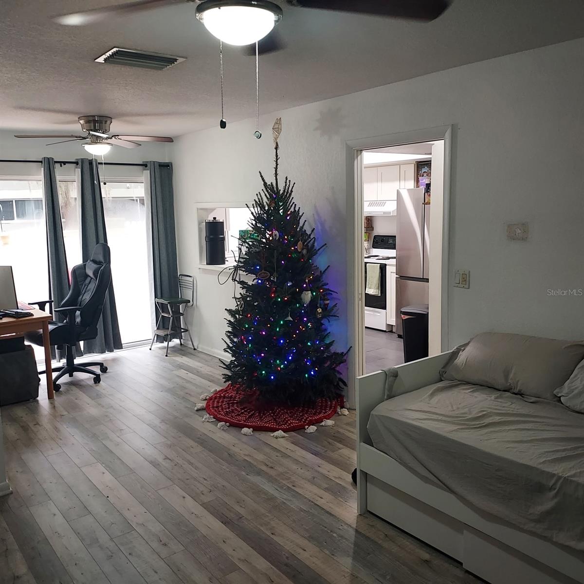 Image 4 of 13 For 6257 Dewdrop Way 6257