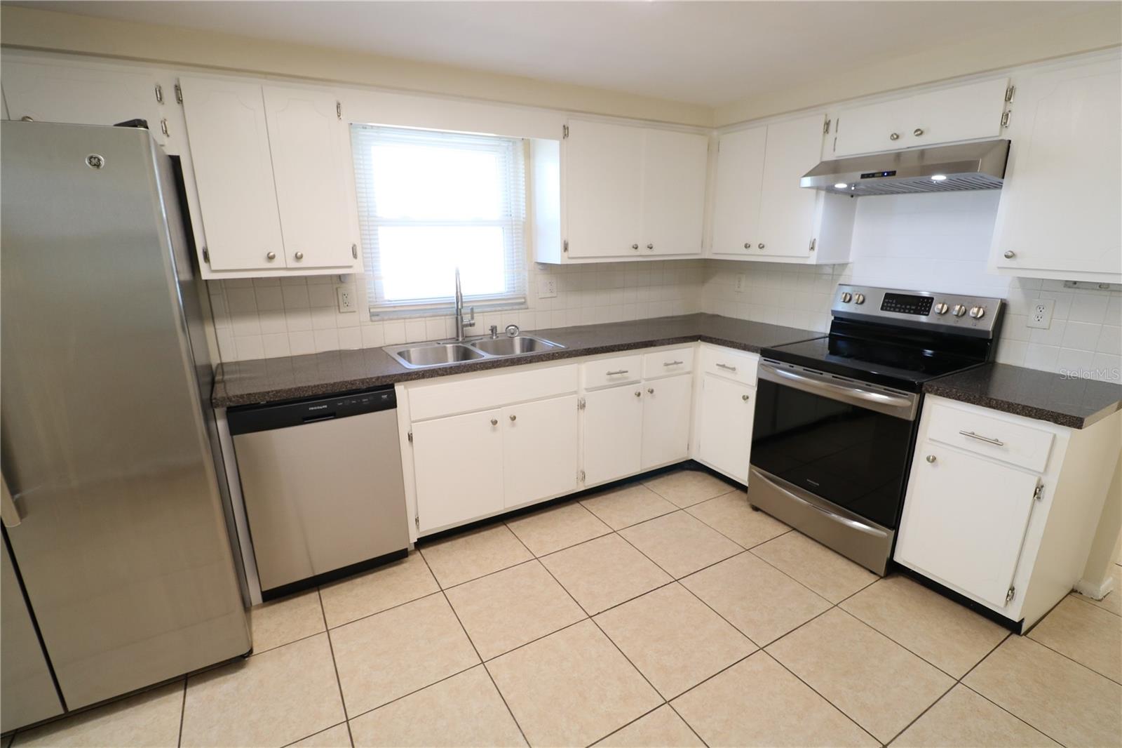 Image 13 of 42 For 7825 Birchwood Drive