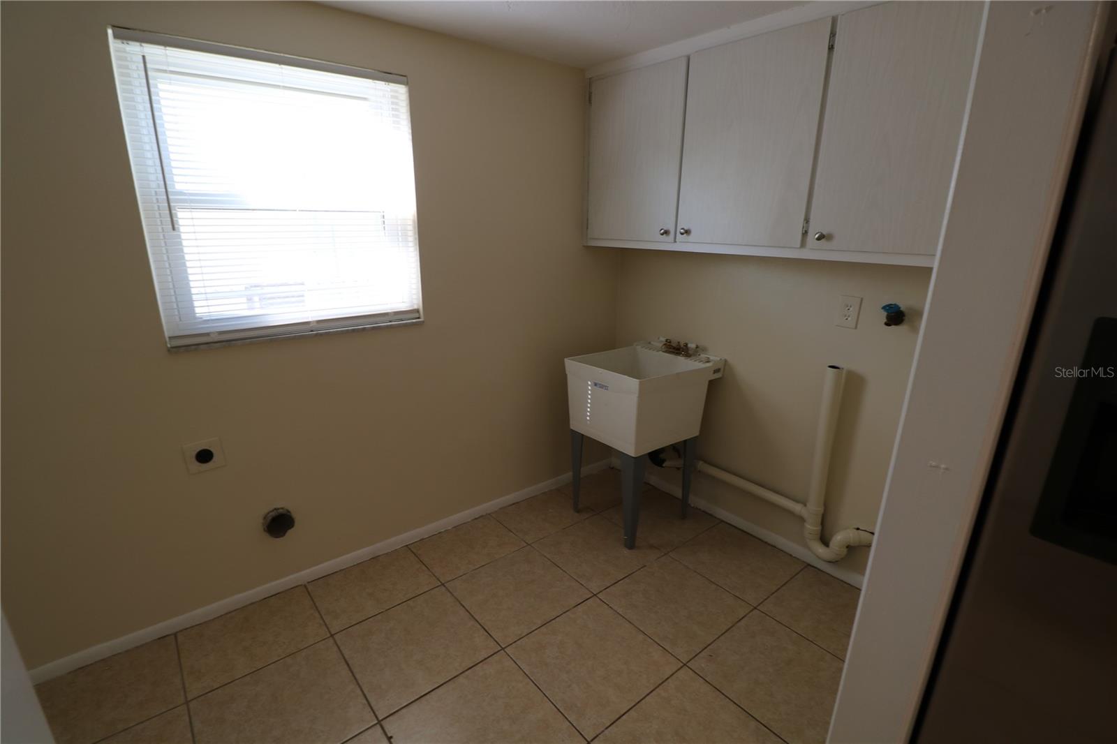 Image 15 of 42 For 7825 Birchwood Drive