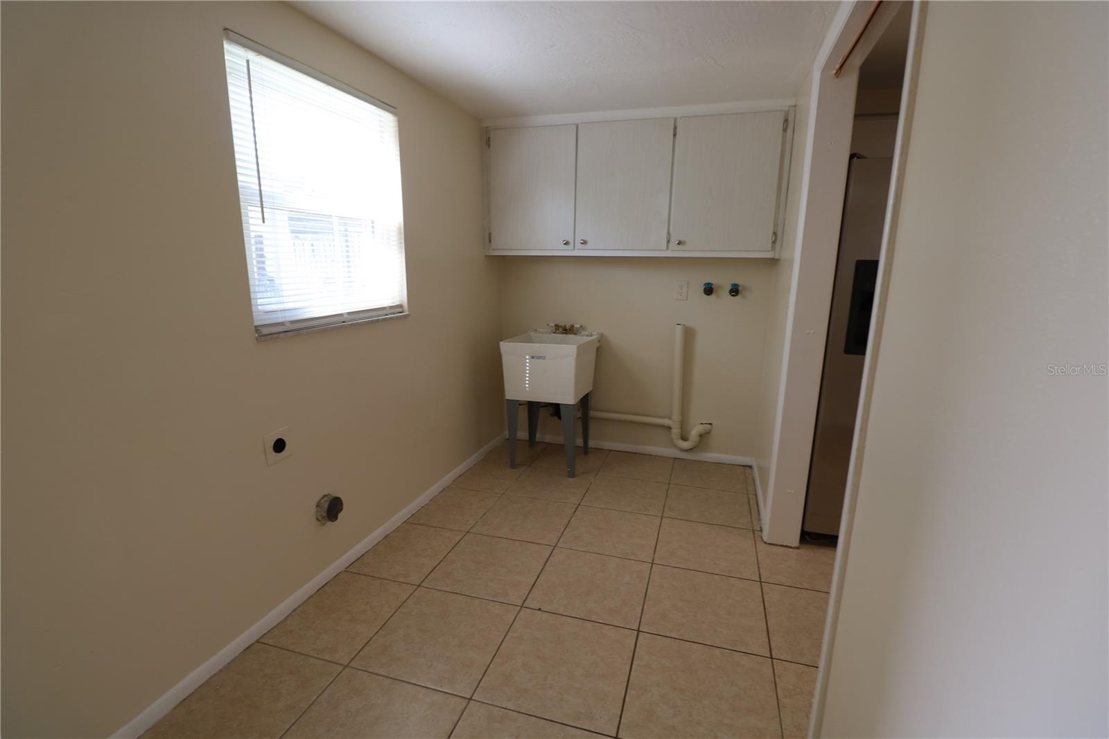 Image 18 of 42 For 7825 Birchwood Drive