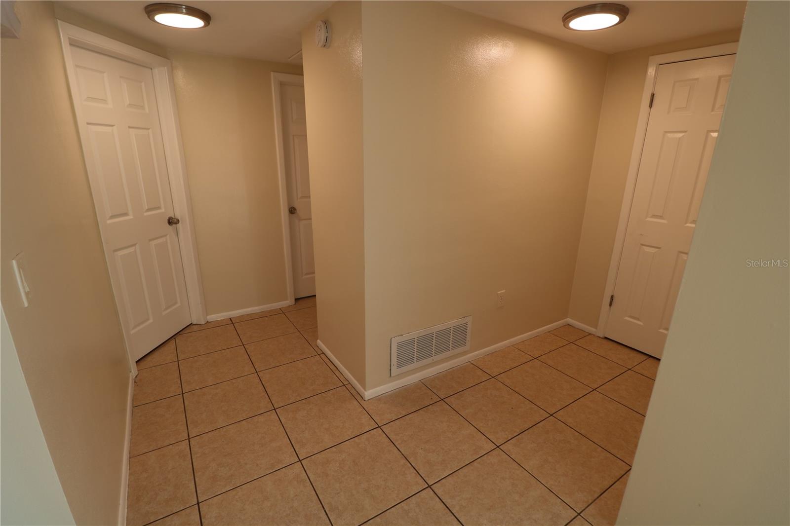 Image 5 of 42 For 7825 Birchwood Drive