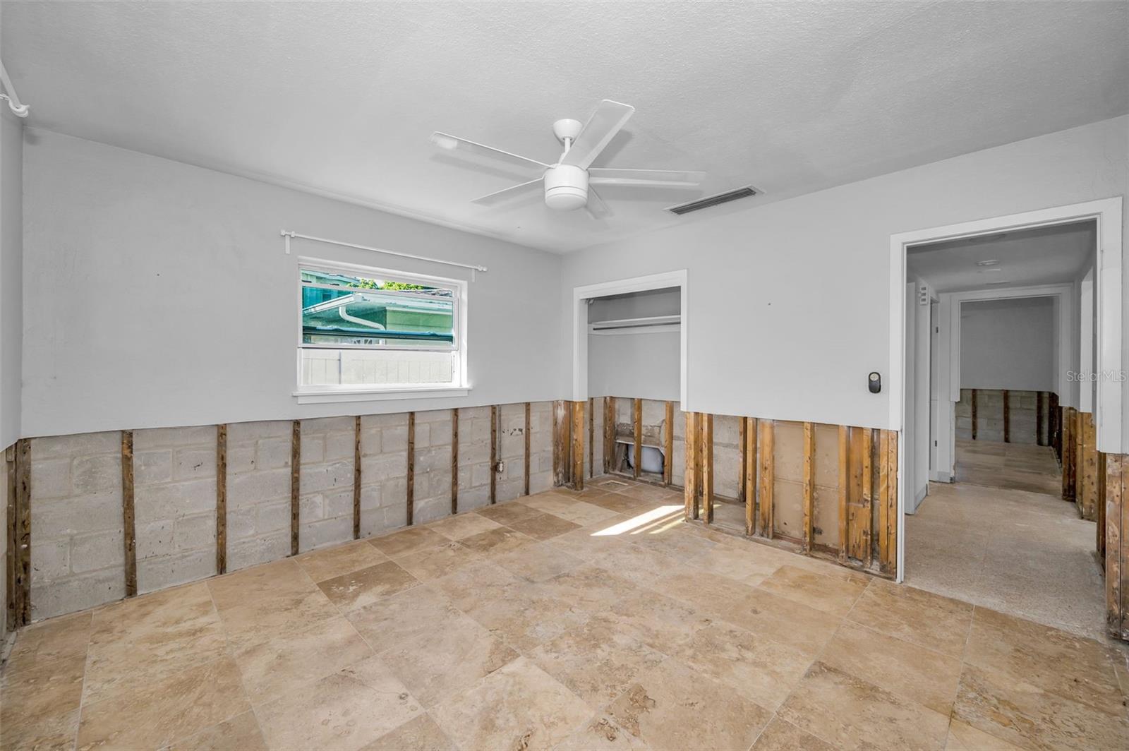 Image 14 of 37 For 8744 Sunlit Cove Drive Ne