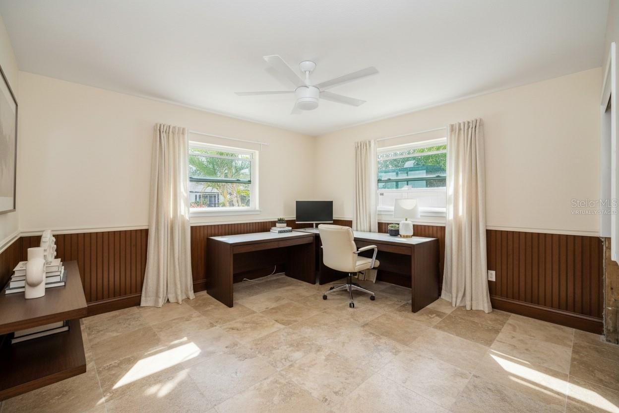 Image 18 of 37 For 8744 Sunlit Cove Drive Ne