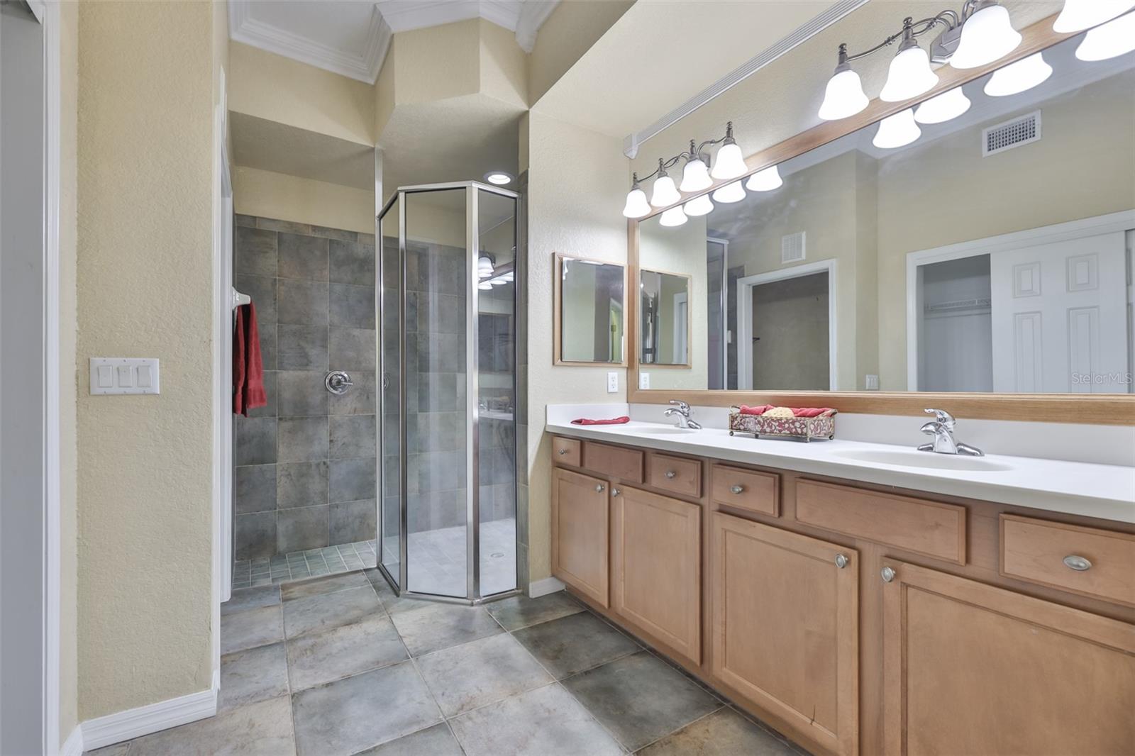 Image 28 of 53 For 1324 Emerald Dunes Drive