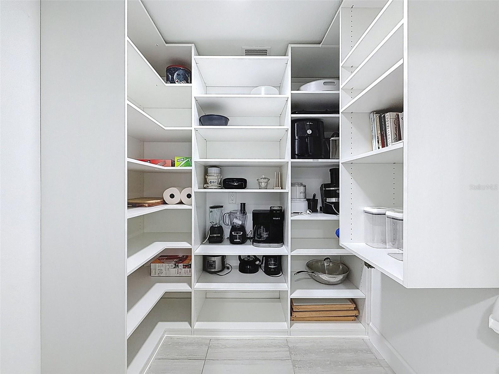 Image 21 of 97 For 8423 Zephyr Wing Court