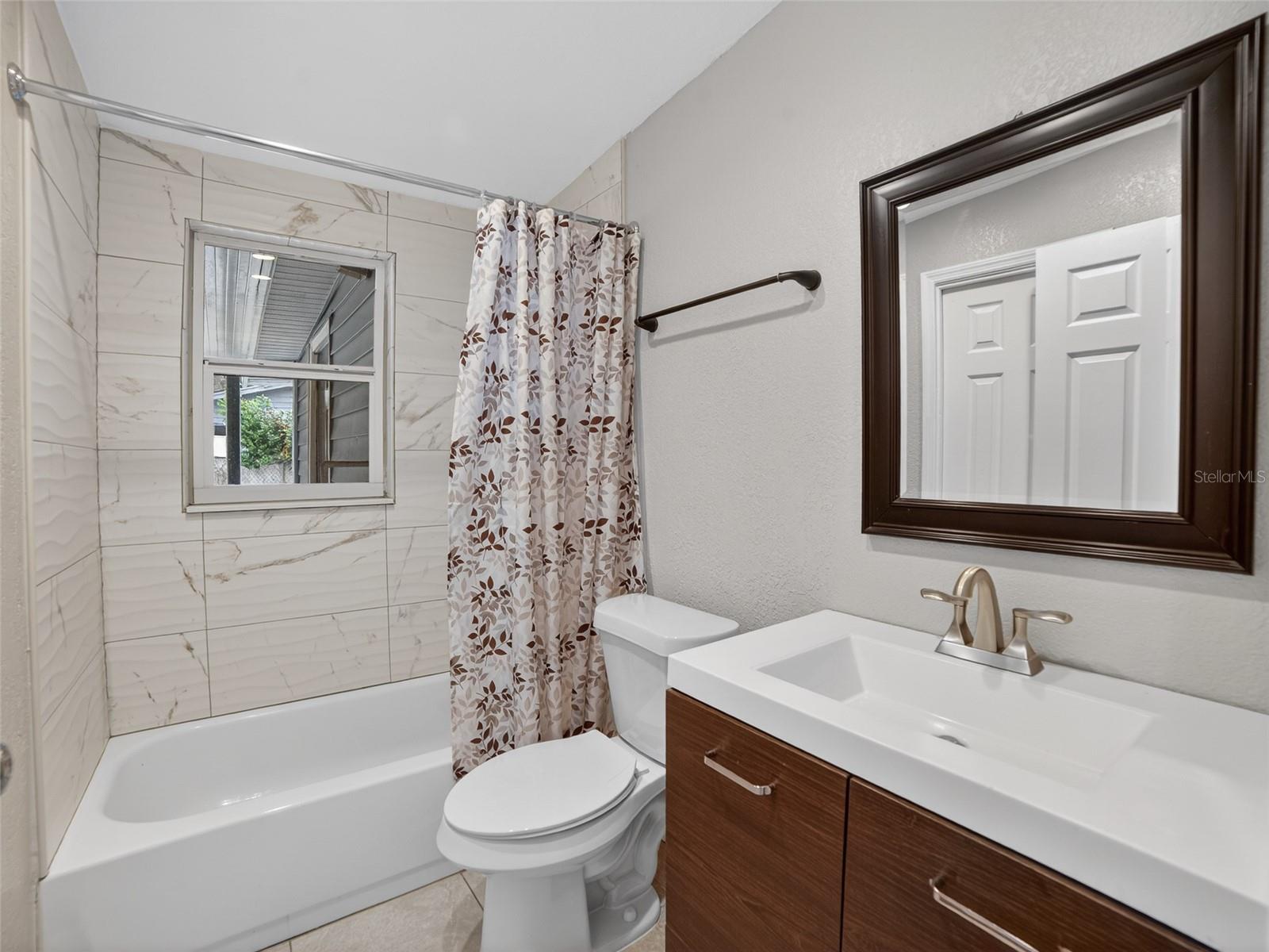 Image 12 of 23 For 728 Westbrook Avenue