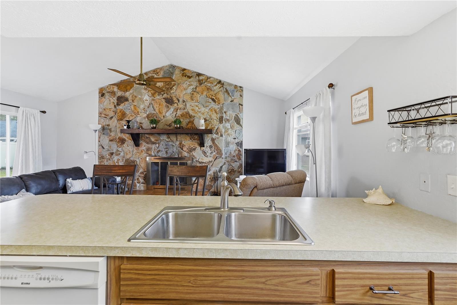 Image 22 of 39 For 7320 Cay Drive