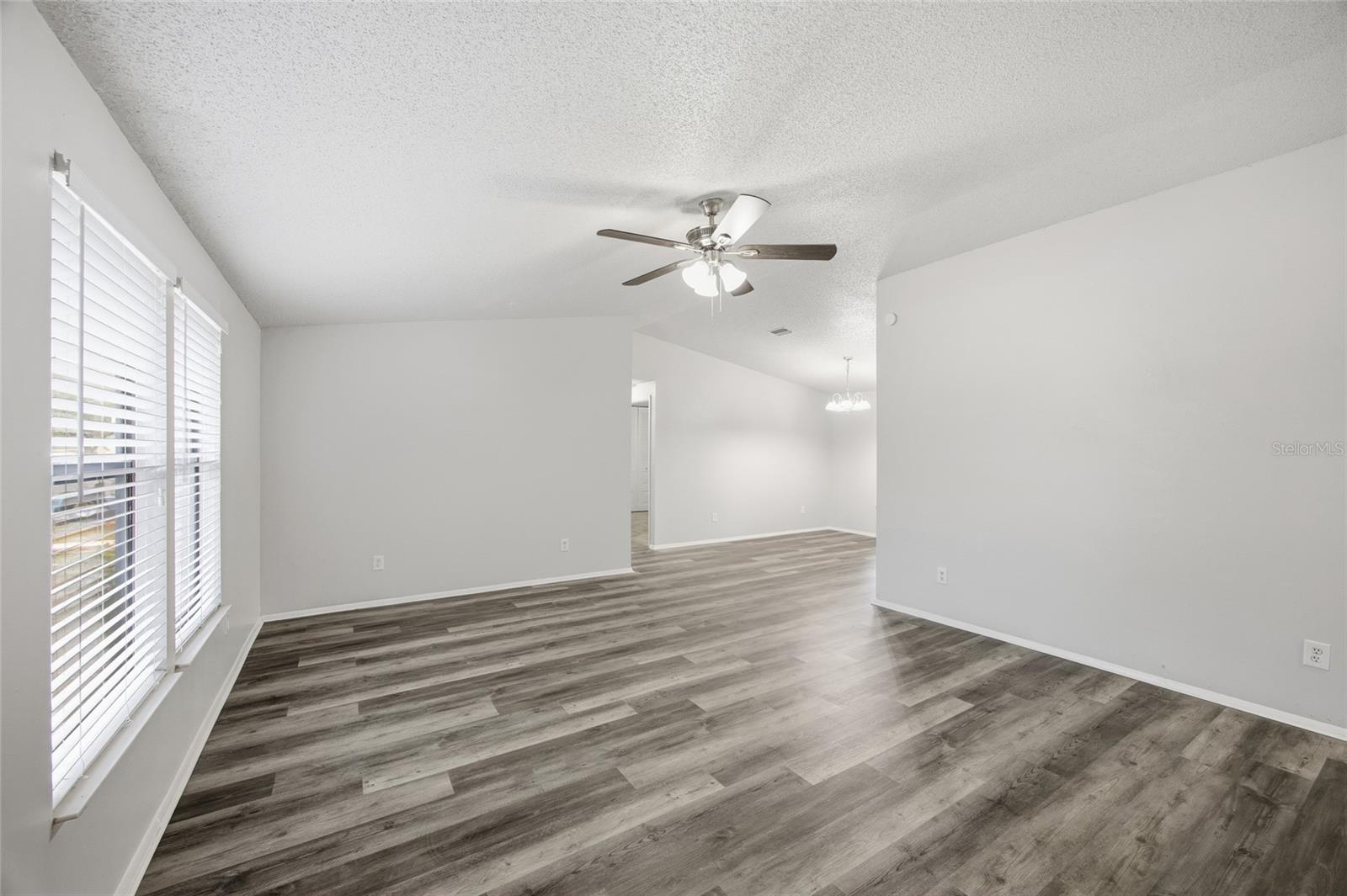 Image 5 of 30 For 10312 Maverick Street