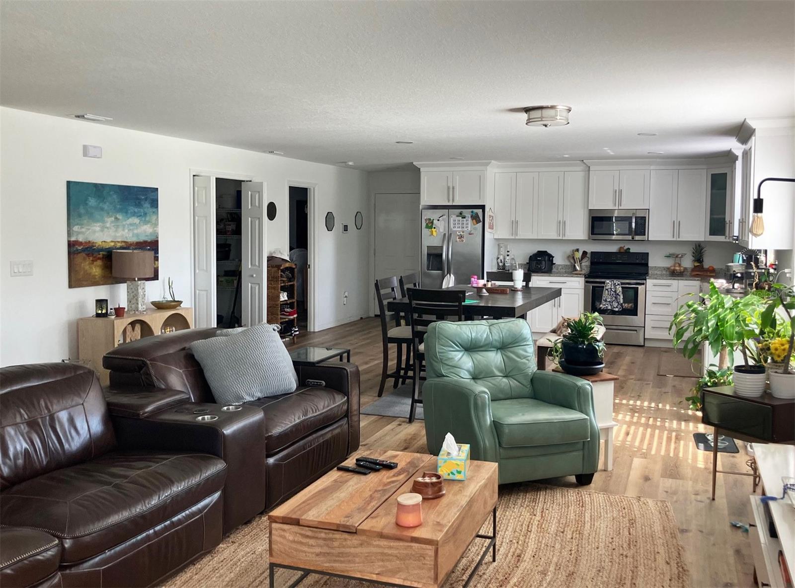 Image 3 of 14 For 2101 Queensboro Avenue S