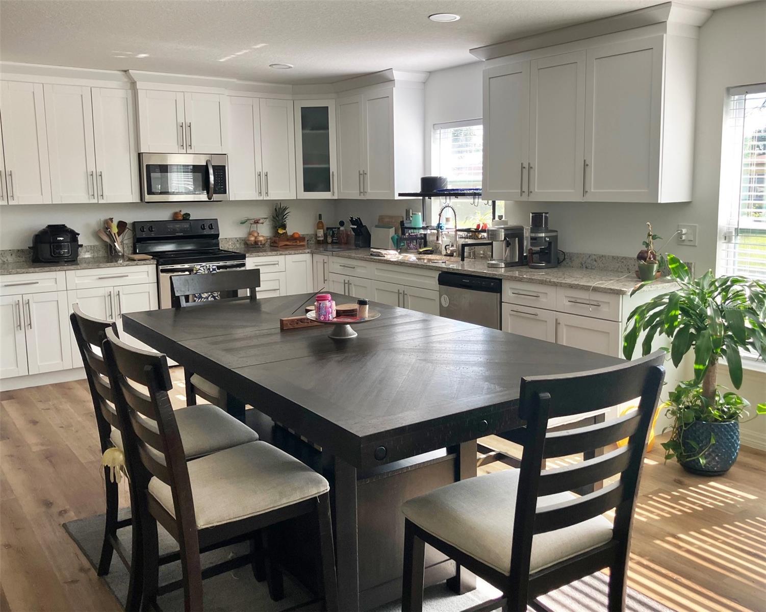 Image 4 of 14 For 2101 Queensboro Avenue S