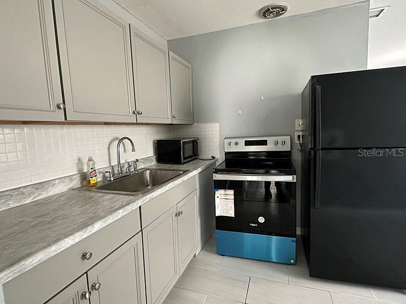 Image 3 of 12 For 1481 Drew Street