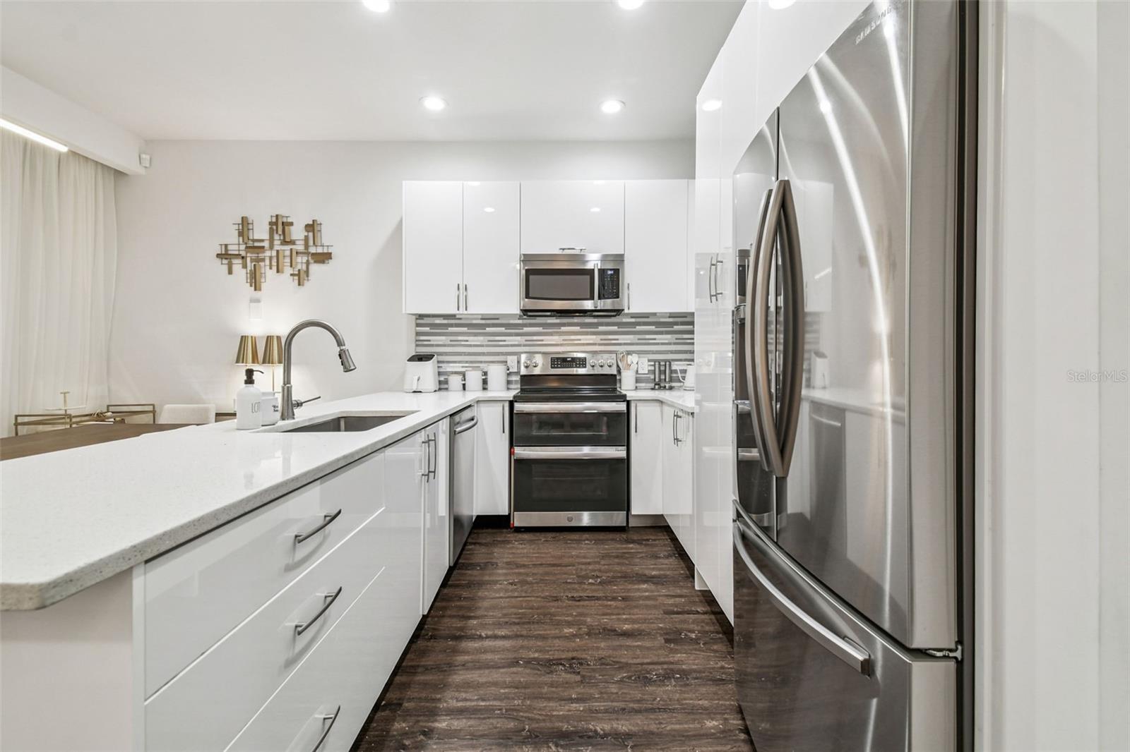 Listing photo id 8 for 8708 Palm Ranches Place