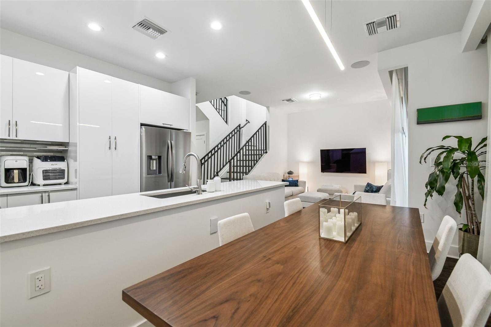 Listing photo id 13 for 8708 Palm Ranches Place