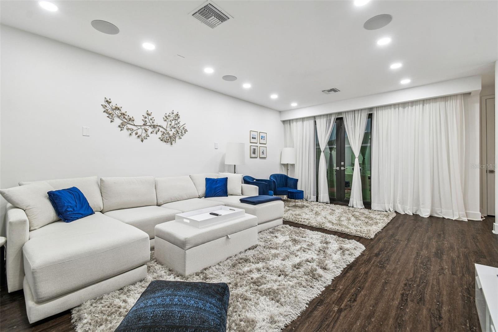 Listing photo id 33 for 8708 Palm Ranches Place