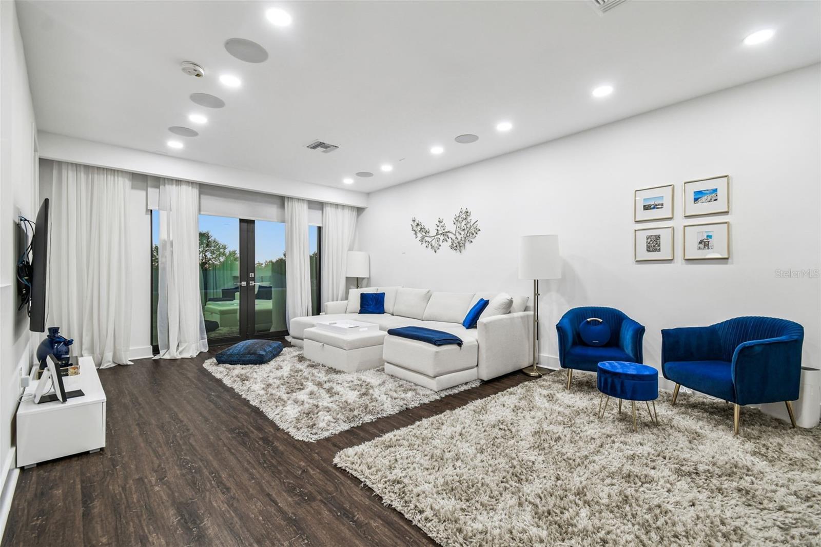 Listing photo id 34 for 8708 Palm Ranches Place