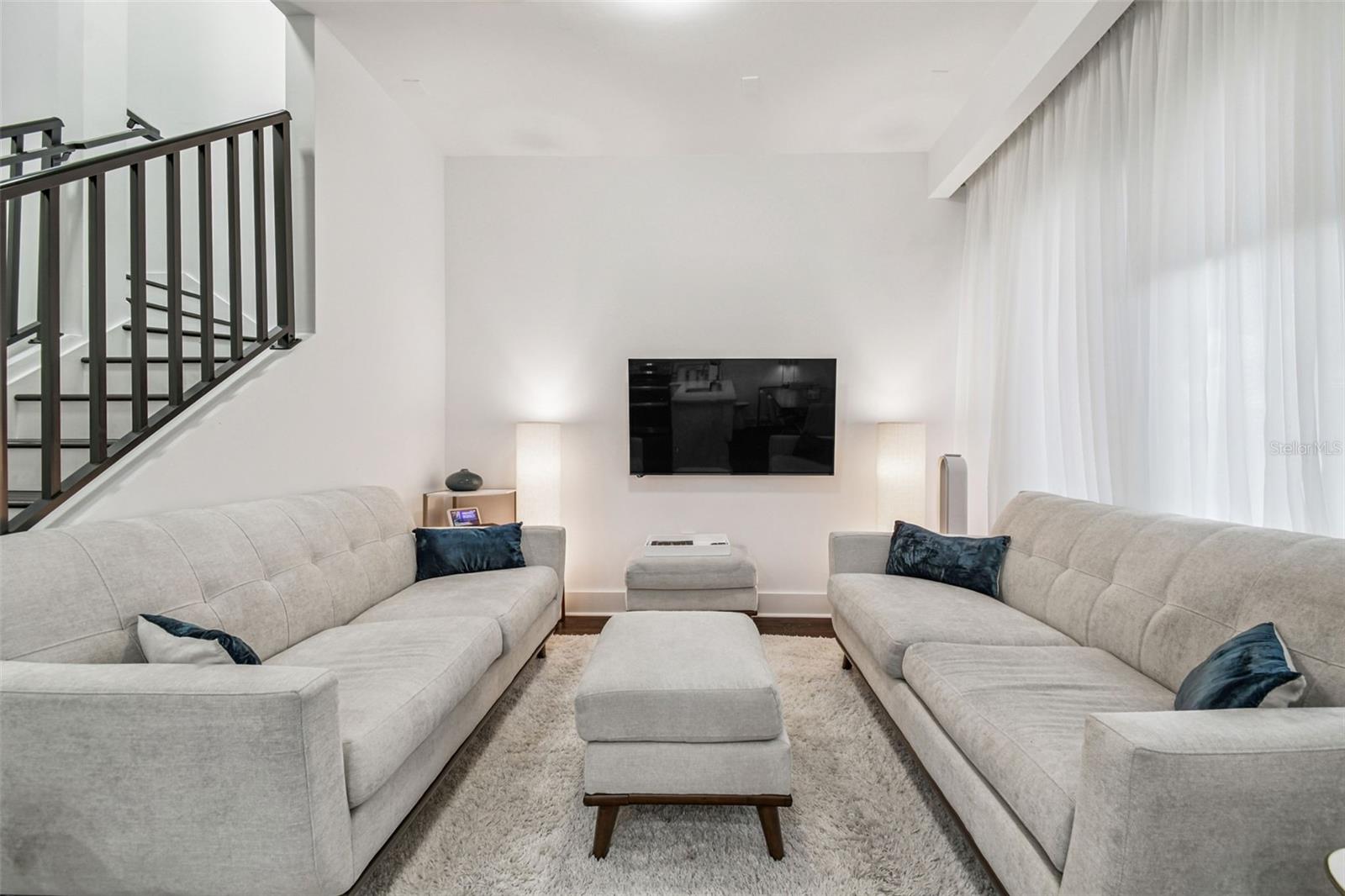 Listing photo id 4 for 8708 Palm Ranches Place