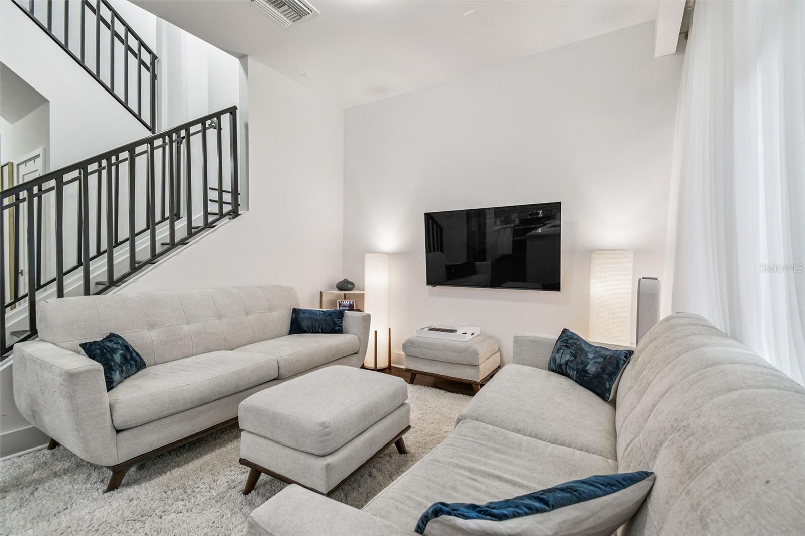 Listing photo id 5 for 8708 Palm Ranches Place