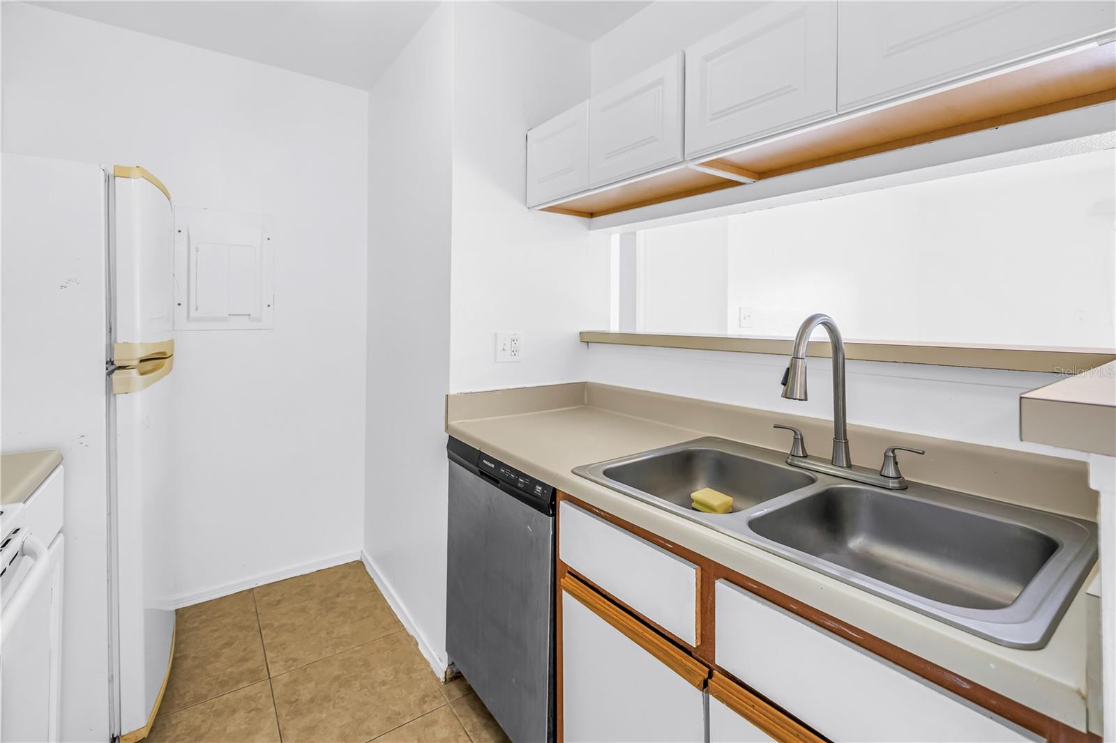 Image 10 of 46 For 1400 Gandy Boulevard N 902