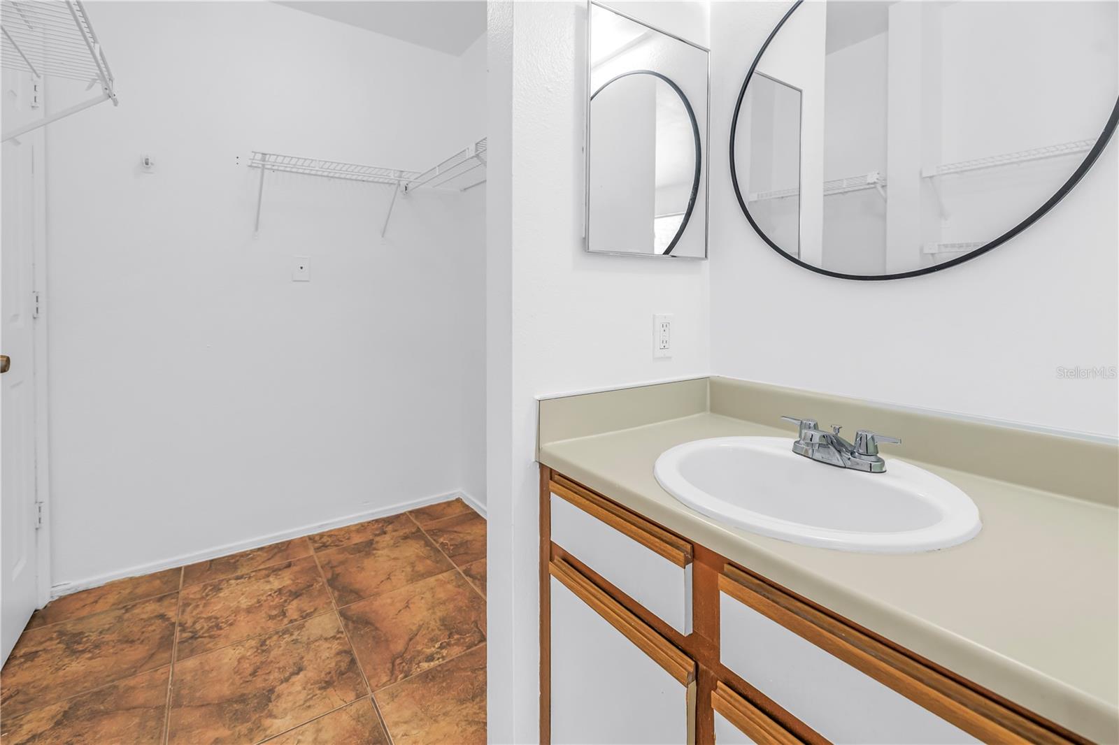 Image 18 of 46 For 1400 Gandy Boulevard N 902