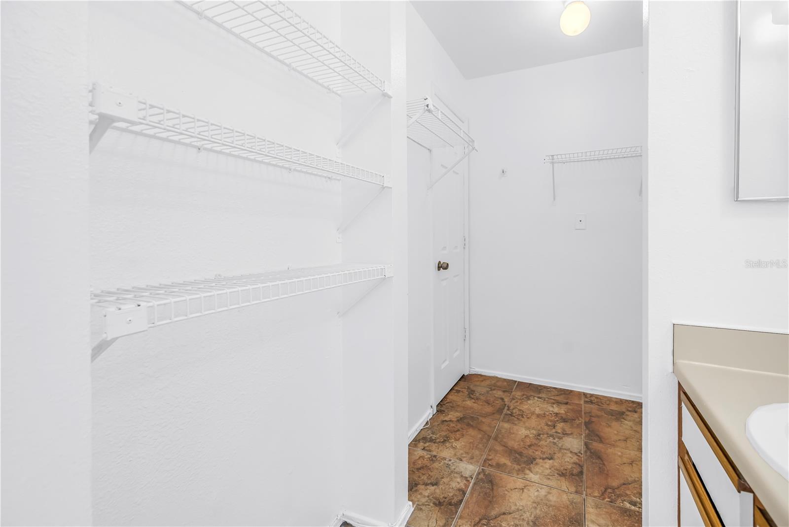 Image 19 of 46 For 1400 Gandy Boulevard N 902