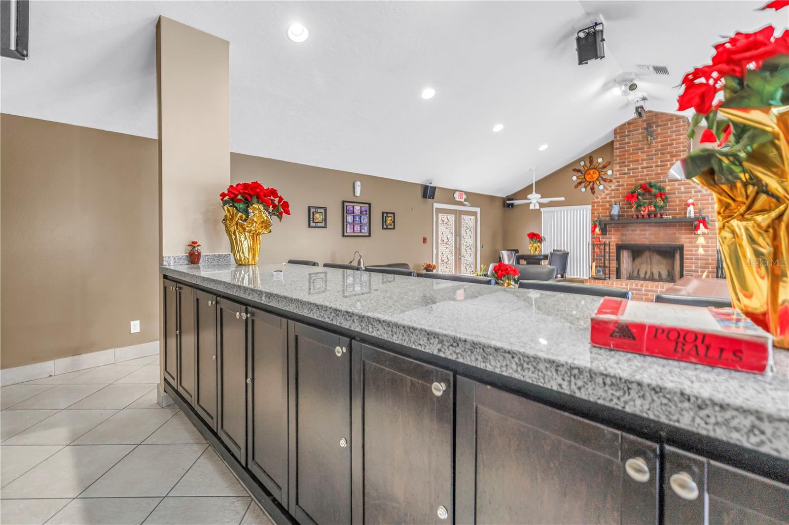 Image 40 of 46 For 1400 Gandy Boulevard N 902