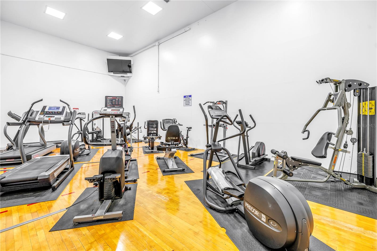 Image 42 of 46 For 1400 Gandy Boulevard N 902