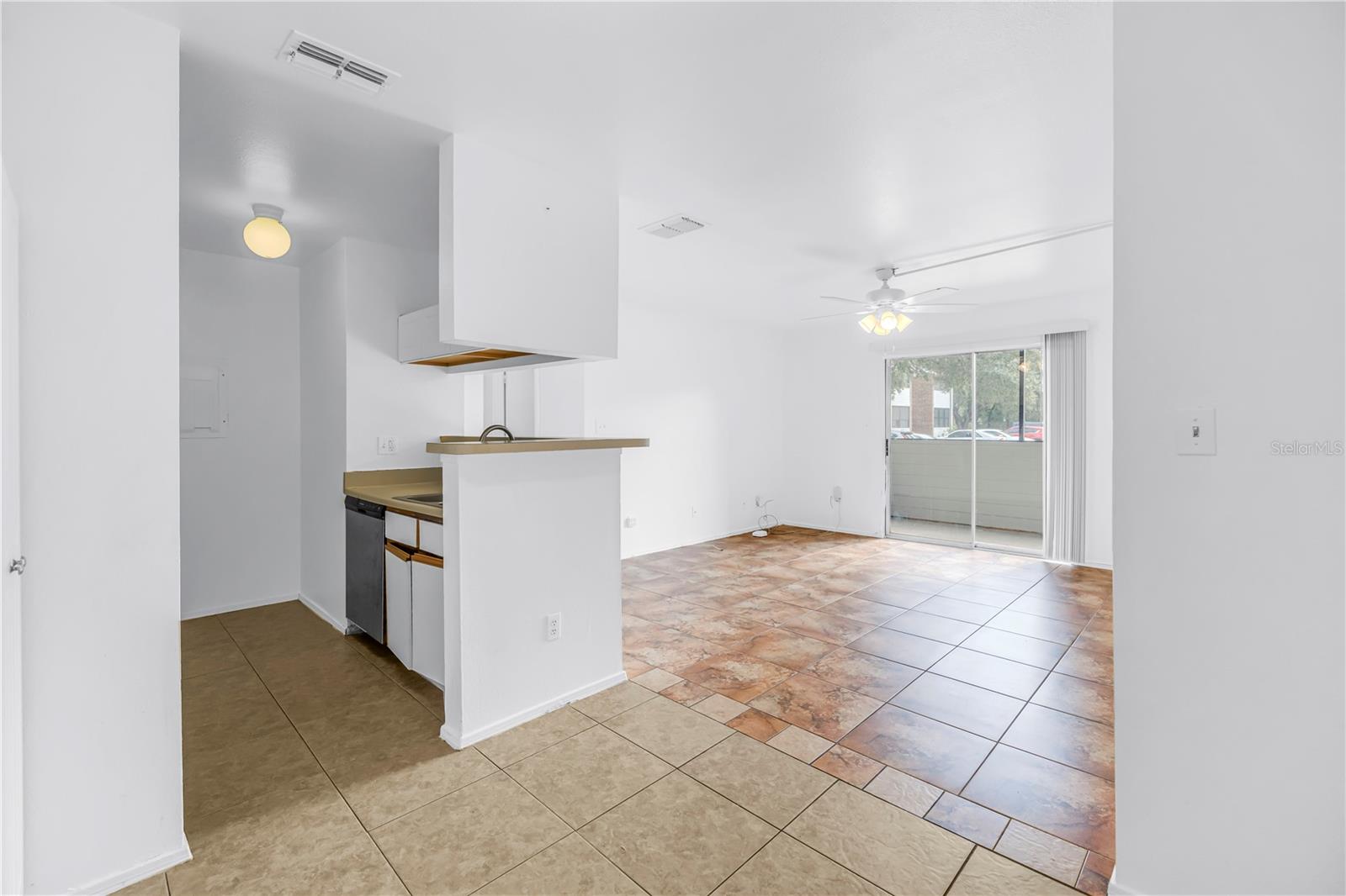 Image 9 of 46 For 1400 Gandy Boulevard N 902