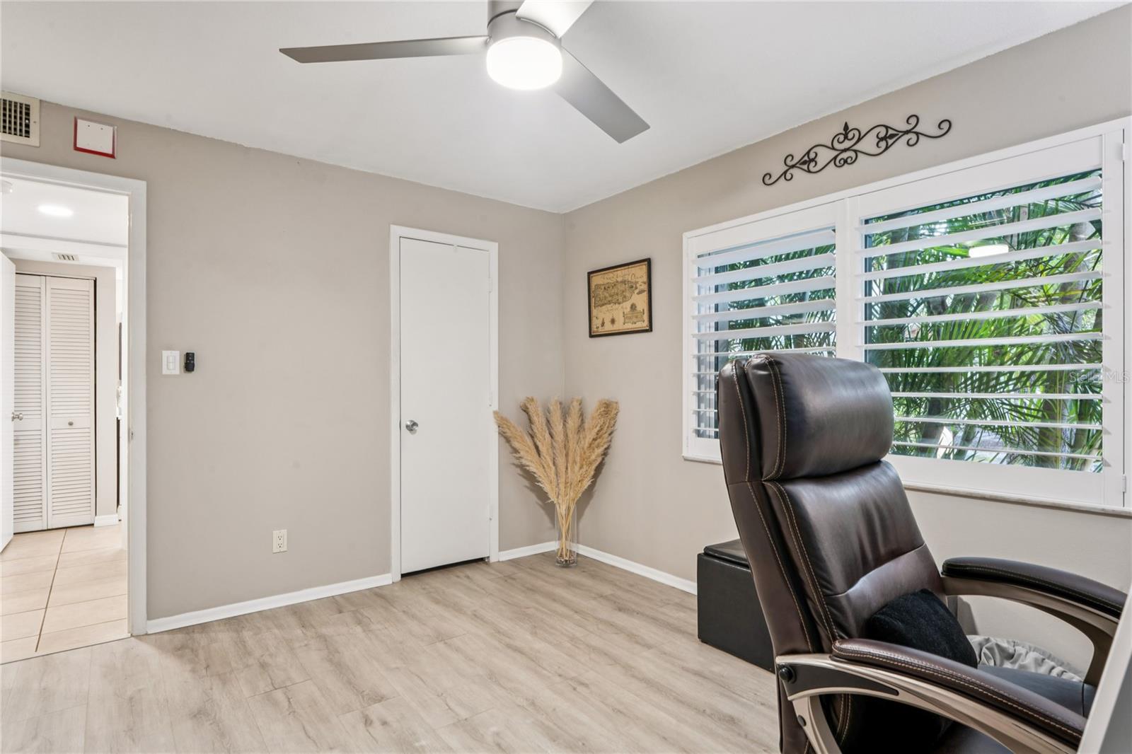 Image 26 of 46 For 3700 Osprey Avenue 102