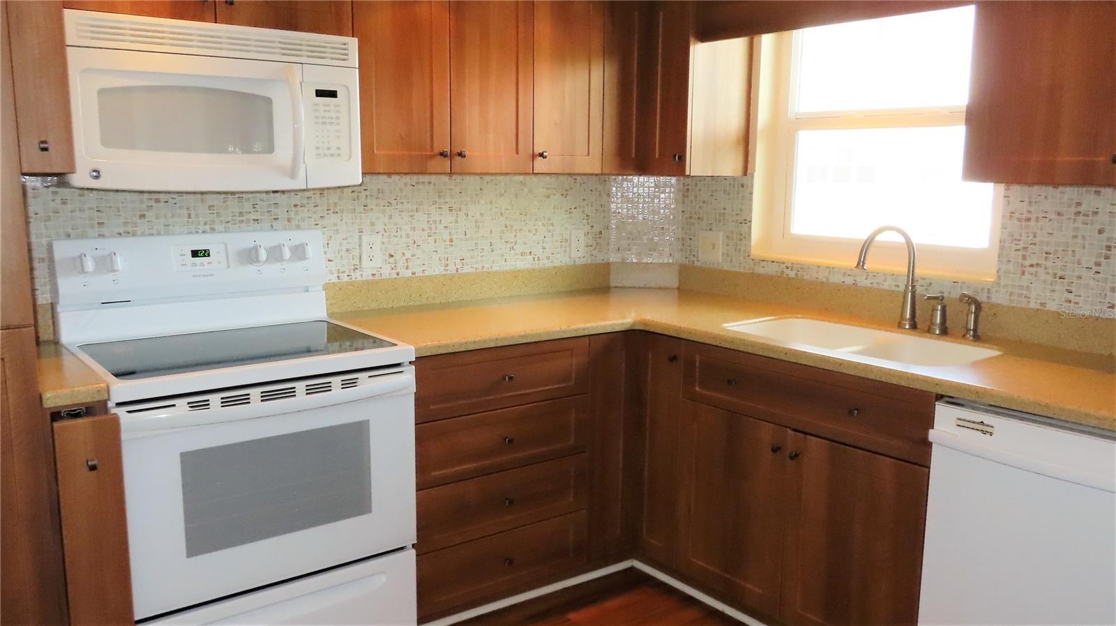 Image 17 of 39 For 2295 Americus Boulevard E 29