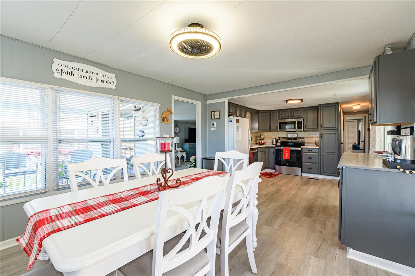 Image 12 of 40 For 37218 Sandra Avenue