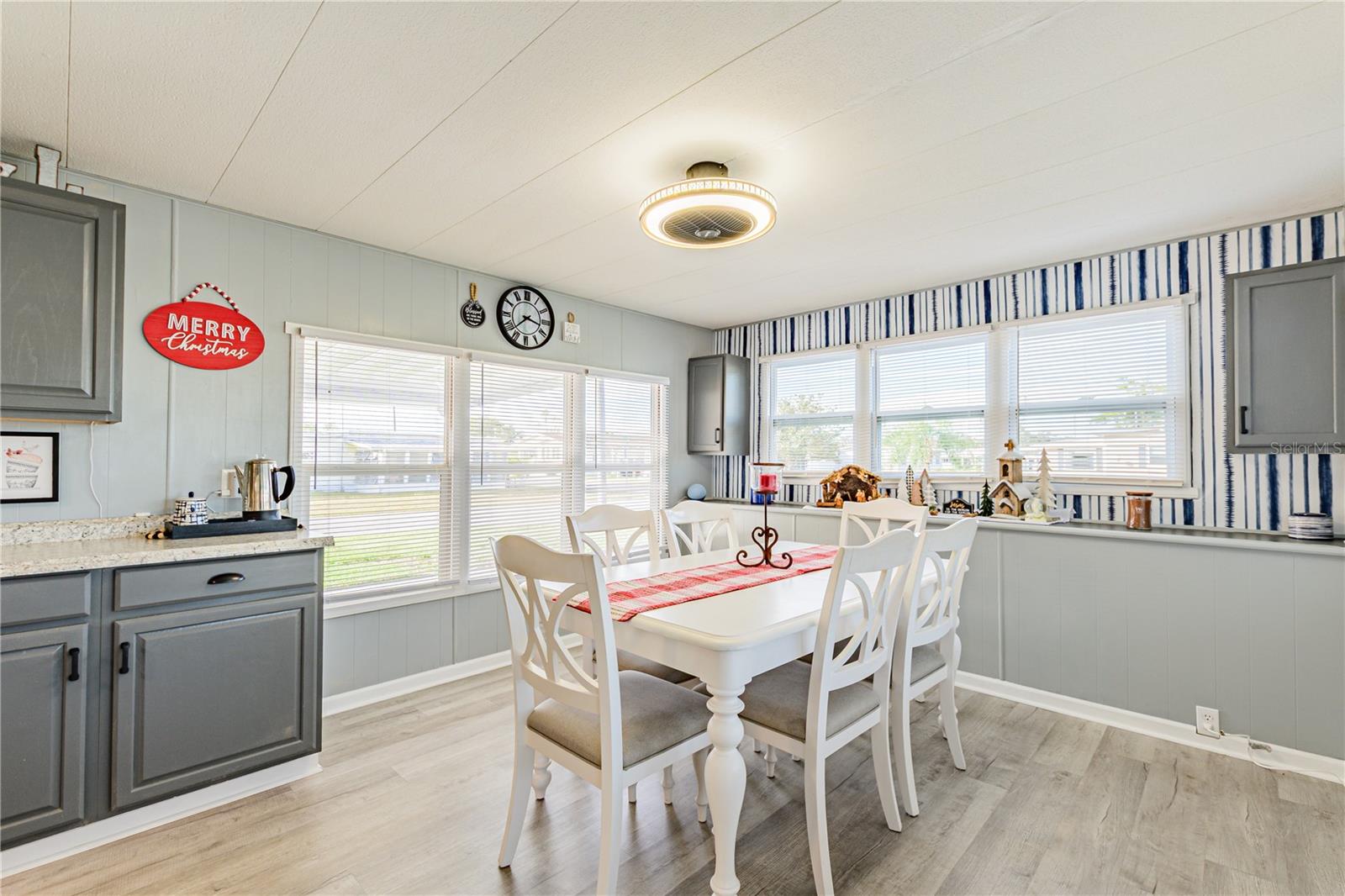 Image 14 of 40 For 37218 Sandra Avenue