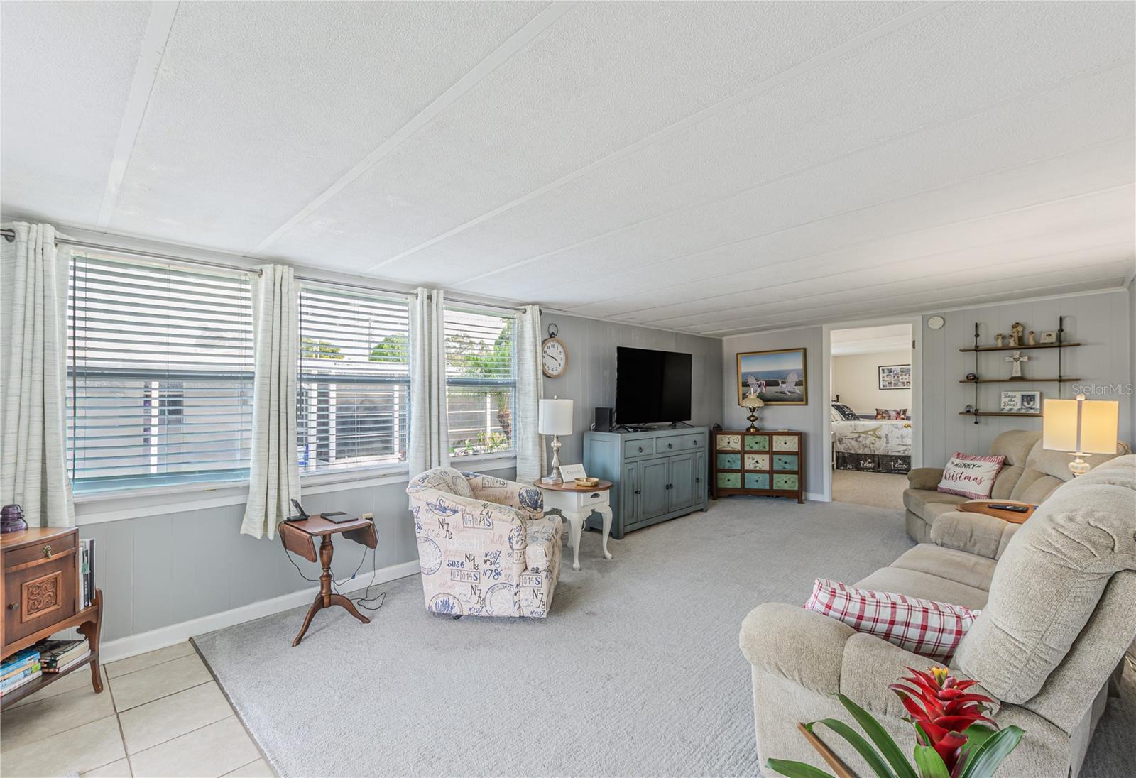 Image 15 of 40 For 37218 Sandra Avenue