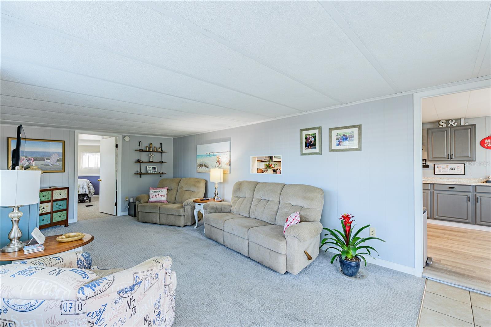 Image 17 of 40 For 37218 Sandra Avenue