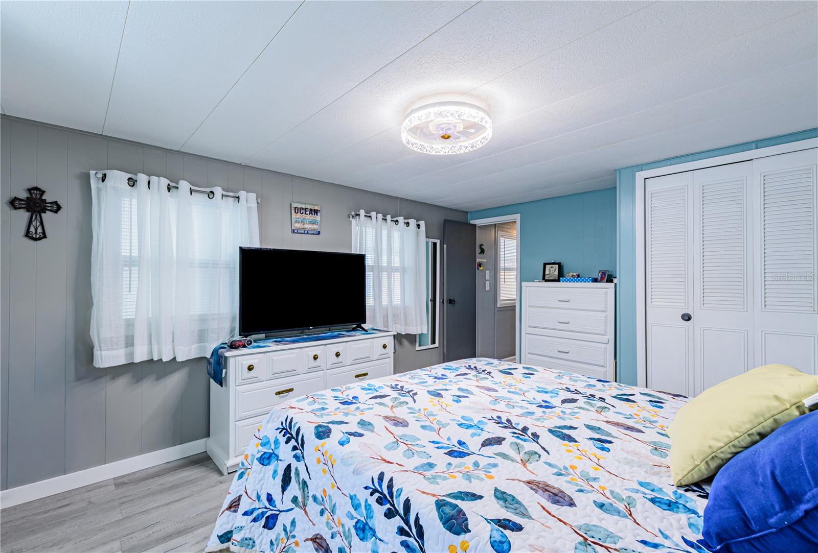 Image 26 of 40 For 37218 Sandra Avenue