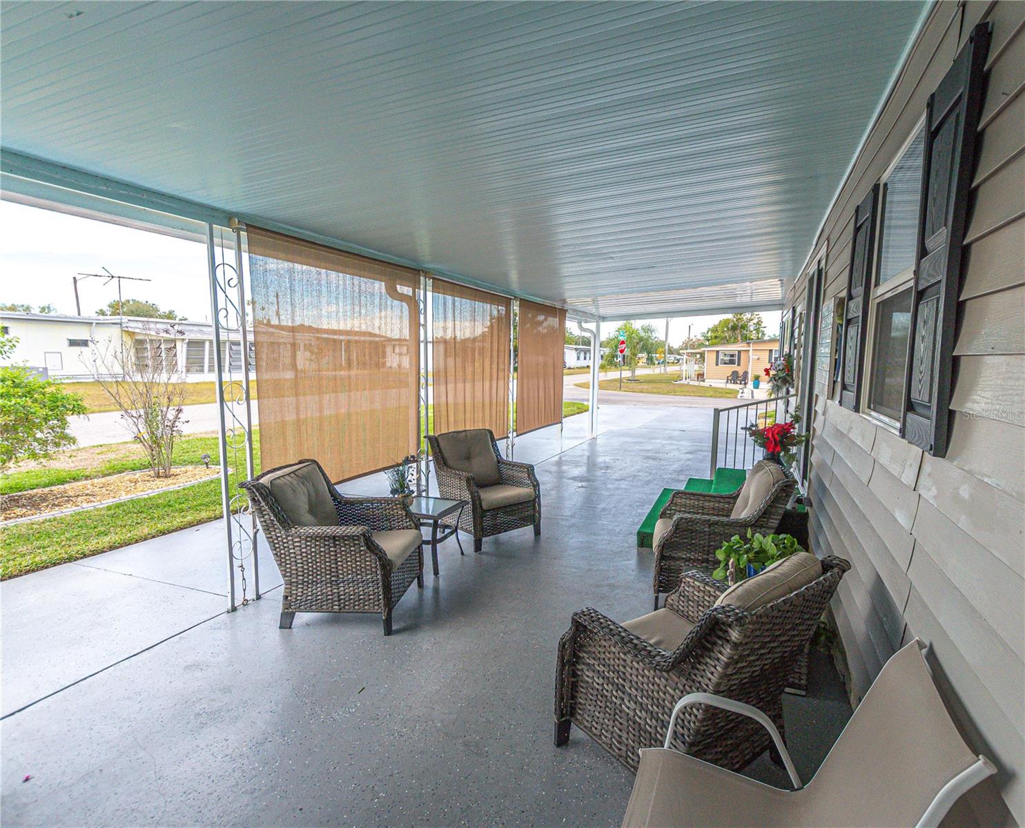 Image 5 of 40 For 37218 Sandra Avenue