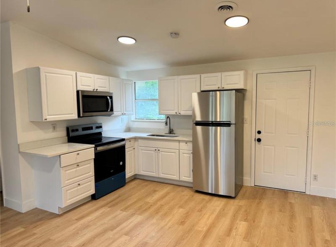 Image 3 of 9 For 26448 Eager Rd