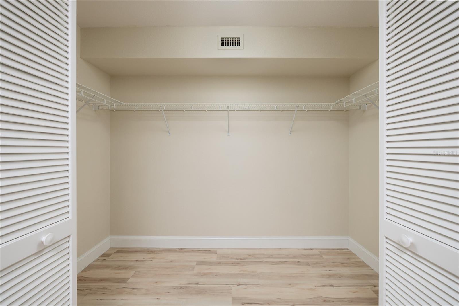 Image 21 of 61 For 2220 Spanish Drive 36