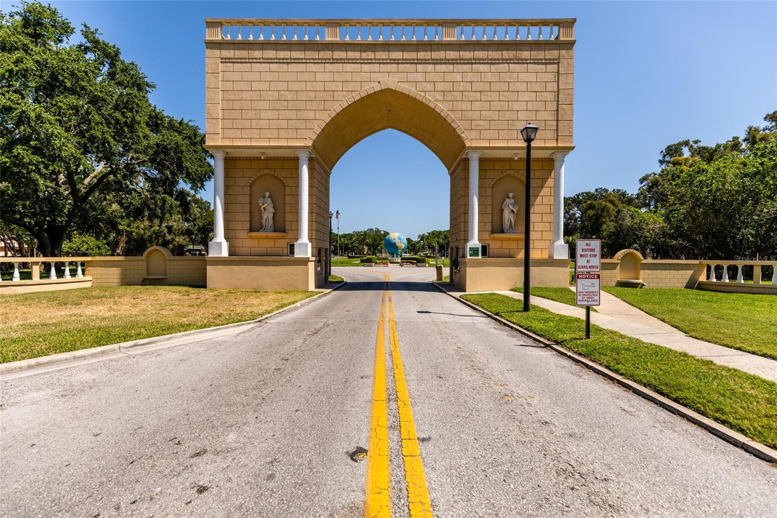 Image 57 of 61 For 2220 Spanish Drive 36