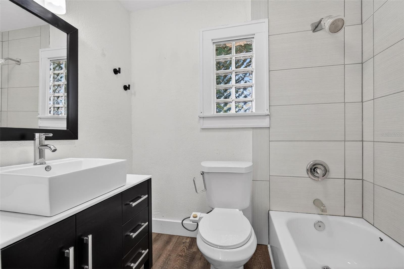 Image 10 of 25 For 2635 14th Avenue N