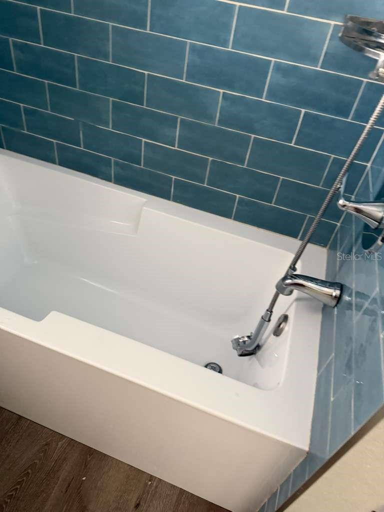 Image 5 of 43 For 5215 17th Avenue