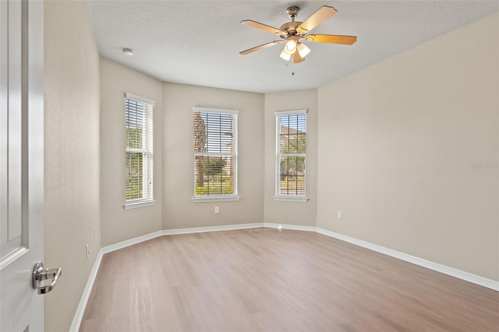 Image 29 of 69 For 8012 Olive Brook Drive