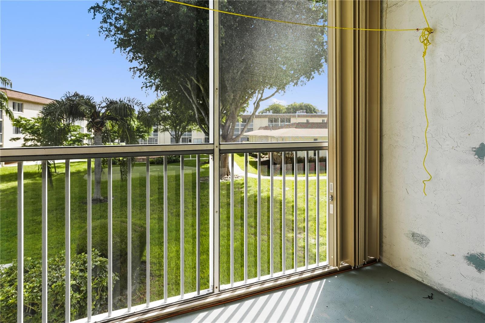 Image 7 of 17 For 400 Village Green Circle W 205