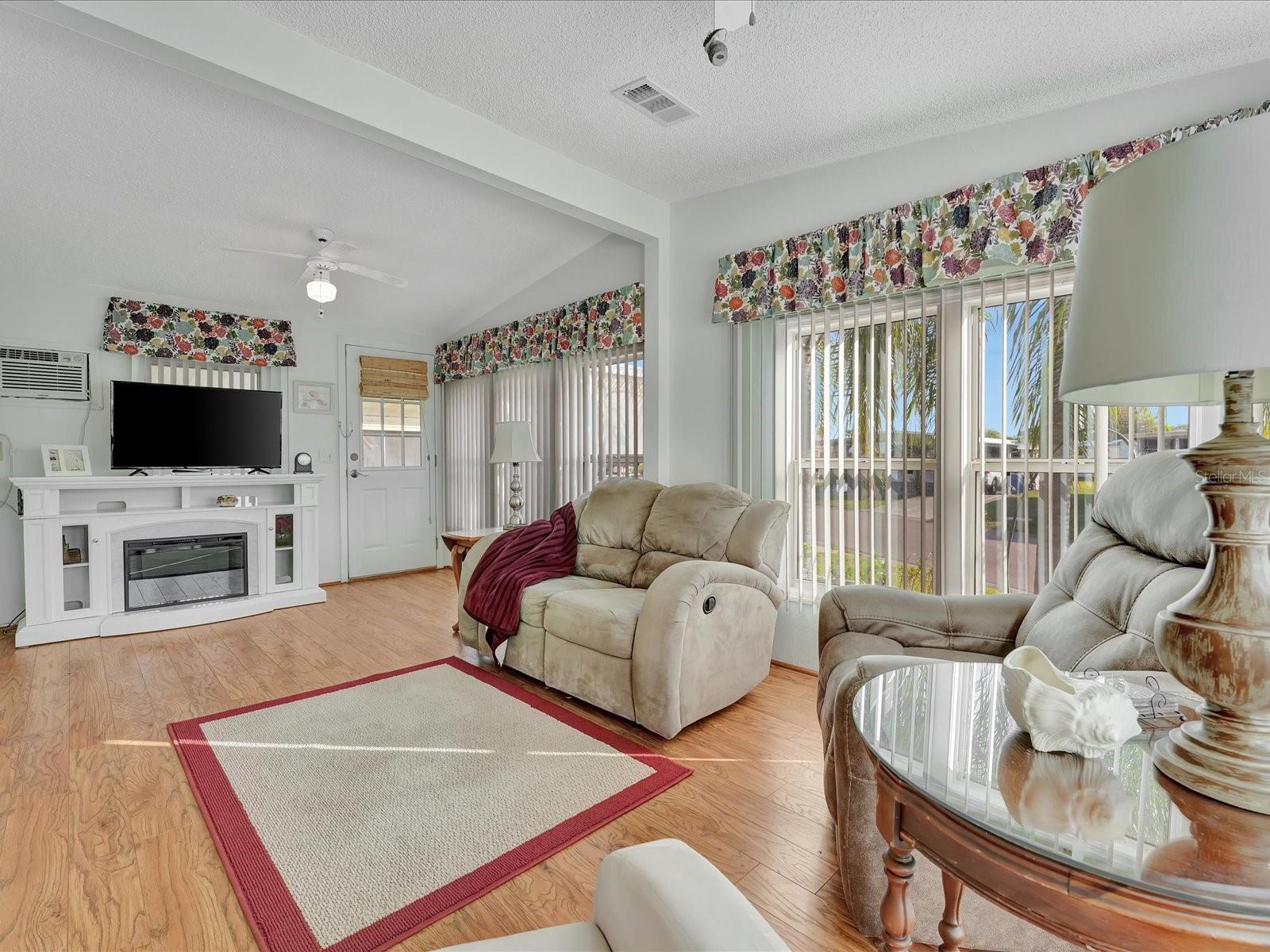 Image 10 of 35 For 118 Saint Pierres Way