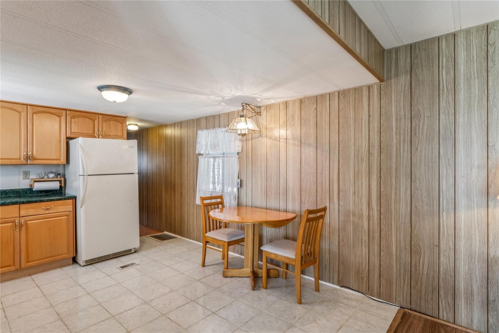 Listing photo id 16 for 38536 Remora Avenue