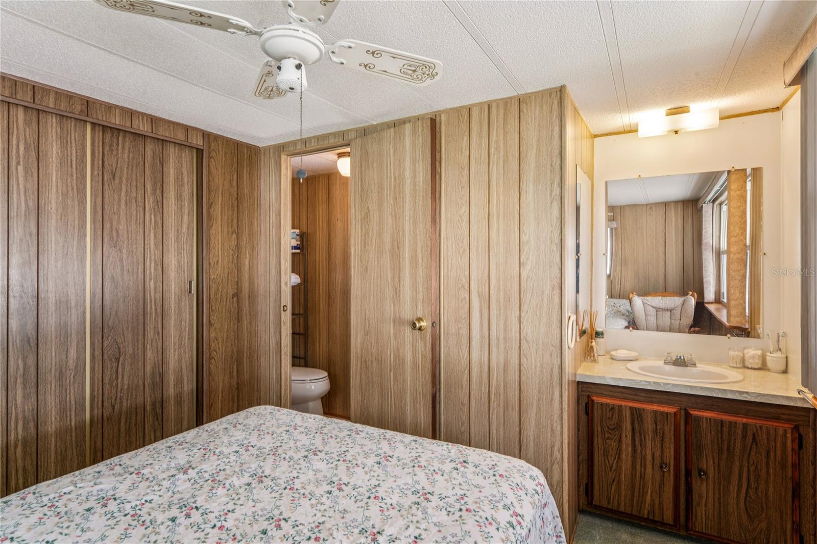 Listing photo id 19 for 38536 Remora Avenue